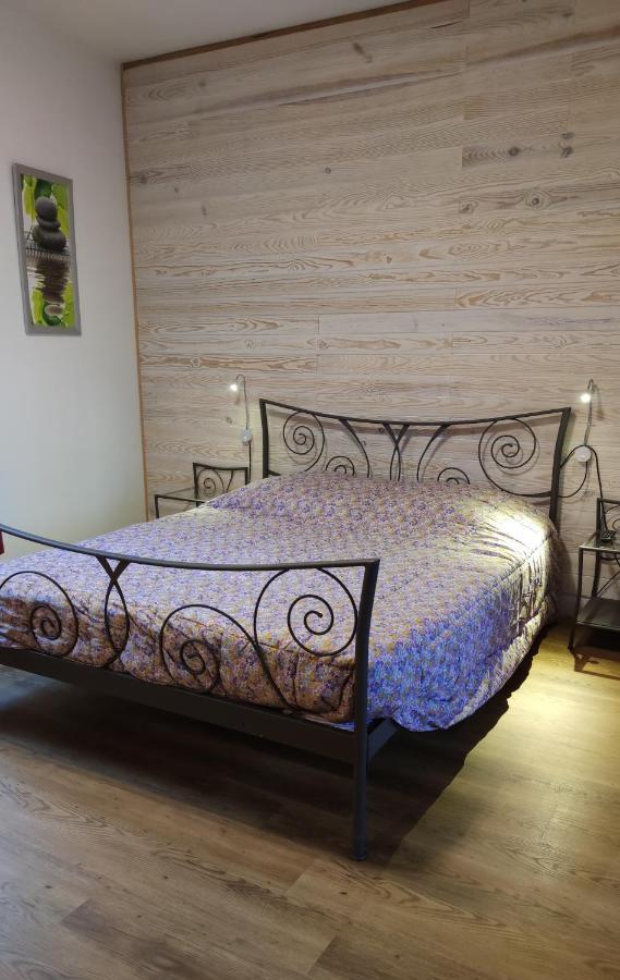 La Bonne Famille Hotel จูมีเยส์ ภายนอก รูปภาพ